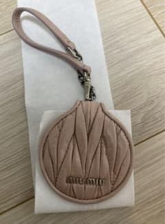 【美品】MIUMIU マテラッセ チャーム MIU MIU - 極美品 MIUMIU ミュウミュウ マテラッセ バッグチャーム