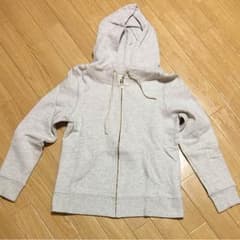 【POCO様専用】VIS グレー パーカー、白ニット、チュールスカート 全3点のサムネイル