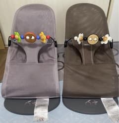ベビービョルンバウンサー2個 双子 おもちゃ付き2台 - メルカリ