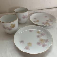 【新品・箱なし】大倉陶園 初御代桜 和のおひとり様セット×2（カップ＆皿） 新品・箱なし】大倉陶園 初御代桜 和のおひとり様セット×2（カップ＆皿