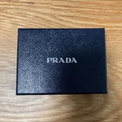 PRADA空箱２個とリボンのサムネイル