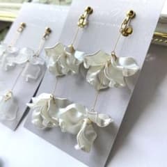 ブライダルピアス　お花ピアスのサムネイル