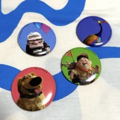カールじいさんの空飛ぶ家 PIXAR Disney 缶バッジ 4点セット - メルカリ