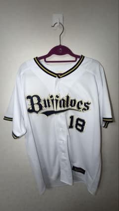オリックス・バファローズ 山本由伸 ユニフォーム 18のサムネイル