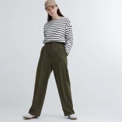 タックワイドパンツ(ワンタック)　UNIQLO オリーブのサムネイル