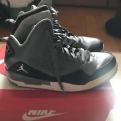NIKE JORDANのサムネイル