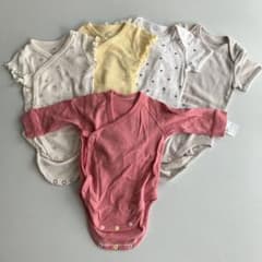 ⭐︎専用⭐︎半袖肌着ロンパース4枚・長袖肌着ロンパース1枚セット56cm〜70cmのサムネイル