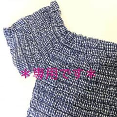 【うにちゃん。様 専用】オフショルダーカットソー   セシルマクビーのサムネイル
