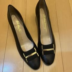 『美品』Salvatore Ferragamo  パンプス 黒 23.5のサムネイル