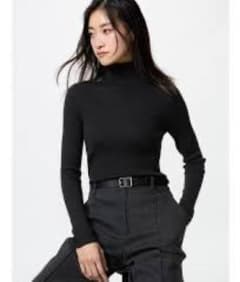 UNIQLO メリノリブタートルネックセーター ブラックMのサムネイル