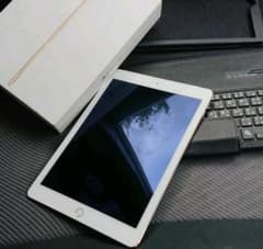 ★ 新品同様 iPad Air 2 Wi-Fi + Cellular 32GBのサムネイル