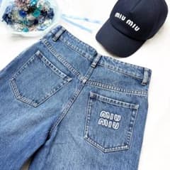 MIUMIU 2024 デニムパンツ ロゴパッチ ストレートワイド ハイウエスト 