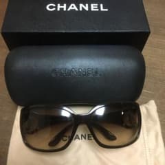 CHANEL シャネル　サングラス　付属品あり。ケース、箱のサムネイル