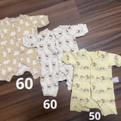 3セットユニクロ キルトロンパース 60サイズ(くまのプーさん)のサムネイル
