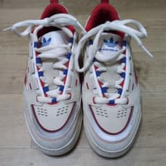 adidas adi2000 スニーカーのサムネイル