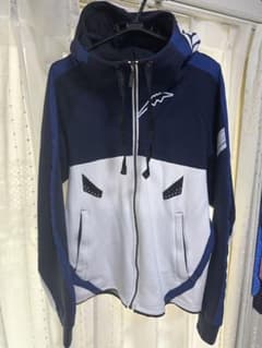 クシタニパーカーのサムネイル