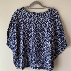 【marble sud】星柄ヒラメTシャツ（ネイビー）のサムネイル