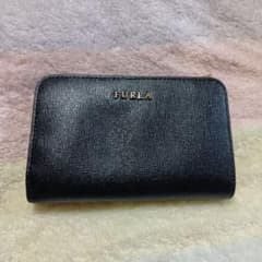FURLA ブラック 二つ折り財布のサムネイル
