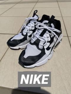 【値下げします】NIKE スニーカーのサムネイル