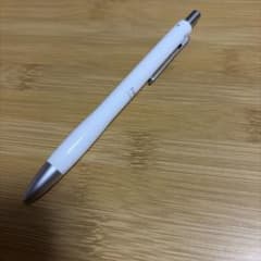 ステッドラー アバンギャルド 多機能ペン スノーホワイトのサムネイル