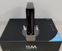 Wii 本体 ブラック コントローラー付きのサムネイル