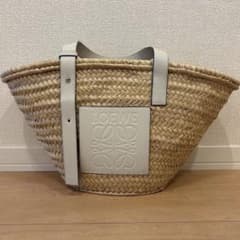 LOEWE かごバッグ ミディアムのサムネイル