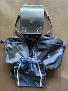 武蔵野東学園　ランドセル、ショルダーバッグなどのサムネイル