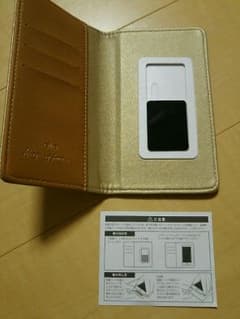 値下げ！GLOW雑誌付録：ete　スマホケース＆ポーのサムネイル
