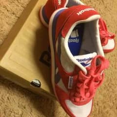 新品Reebokスニーカー25cmのサムネイル