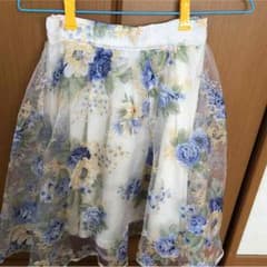 花柄スカートのサムネイル