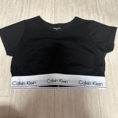 Calvin Klein クロップド丈 Tシャツ Mサイズのサムネイル