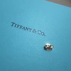 TIFFANY & CO. 18kYG キャッチ片方 - メルカリ