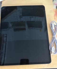 iPad Pro 12.9インチ（第5世代）＋充電コード値下げ交渉受け付けます！ iPad Pro 12.9インチ（第5世代）＋充電コード値下げ交渉受け付けます