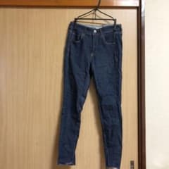 スキニージーンズ 切りっぱなしのサムネイル
