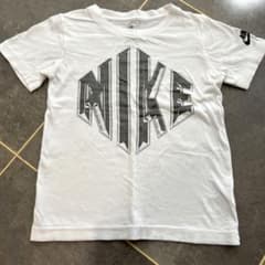 Dinosaurs様♡NIKE Tシャツ♡110〜116センチのサムネイル