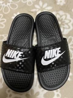 新品　未使用　ナイキ サンダル ベナッシ　JDIのサムネイル