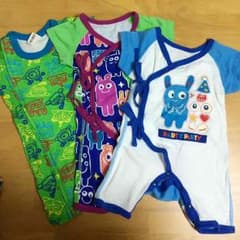 ベビー服３点セットのサムネイル