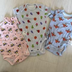 UNIQLO ミッフィー はらぺこあおむしロンパース 3枚セット 70.80のサムネイル