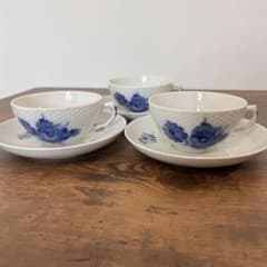 ロイヤルコペンハーゲンティーカップソーサーセット3客 - メルカリ