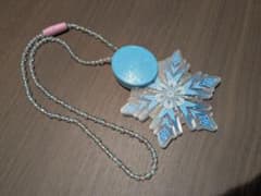 エルサ雪の結晶 光るペンダントのサムネイル