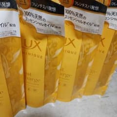 LUX 　ルミニークモイストチャージ　シャンプー詰め替え　4袋のサムネイル