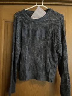 Petirire グレー ニットセーター ロゴ入りのサムネイル