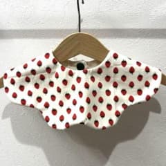 ハンドメイド スタイ いちご柄 360度 - メルカリ
