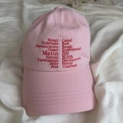 Matin Kim ロゴ刺繍 キャップ ピンクのサムネイル