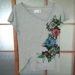 スカラー　個性的Tシャツのサムネイル