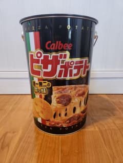 空き缶　Calbee ピザポテト スチール缶 バケツ型のサムネイル