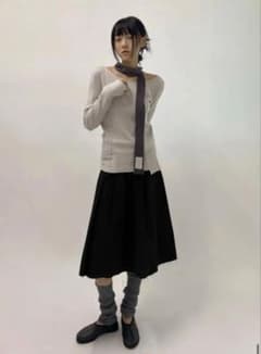 MILLO WOMEN プリーツスカート 切りっぱなしのサムネイル