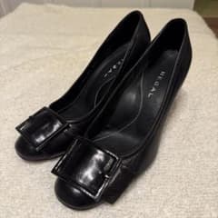 【極美品】REGAL リーガル パンプス バックルモチーフ レザー 黒 22.5のサムネイル
