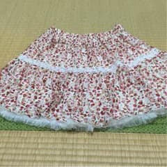 しまむら ハニーズ系列の花柄ミニスカートのサムネイル