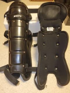 ZETT 野球審判用レガースのサムネイル